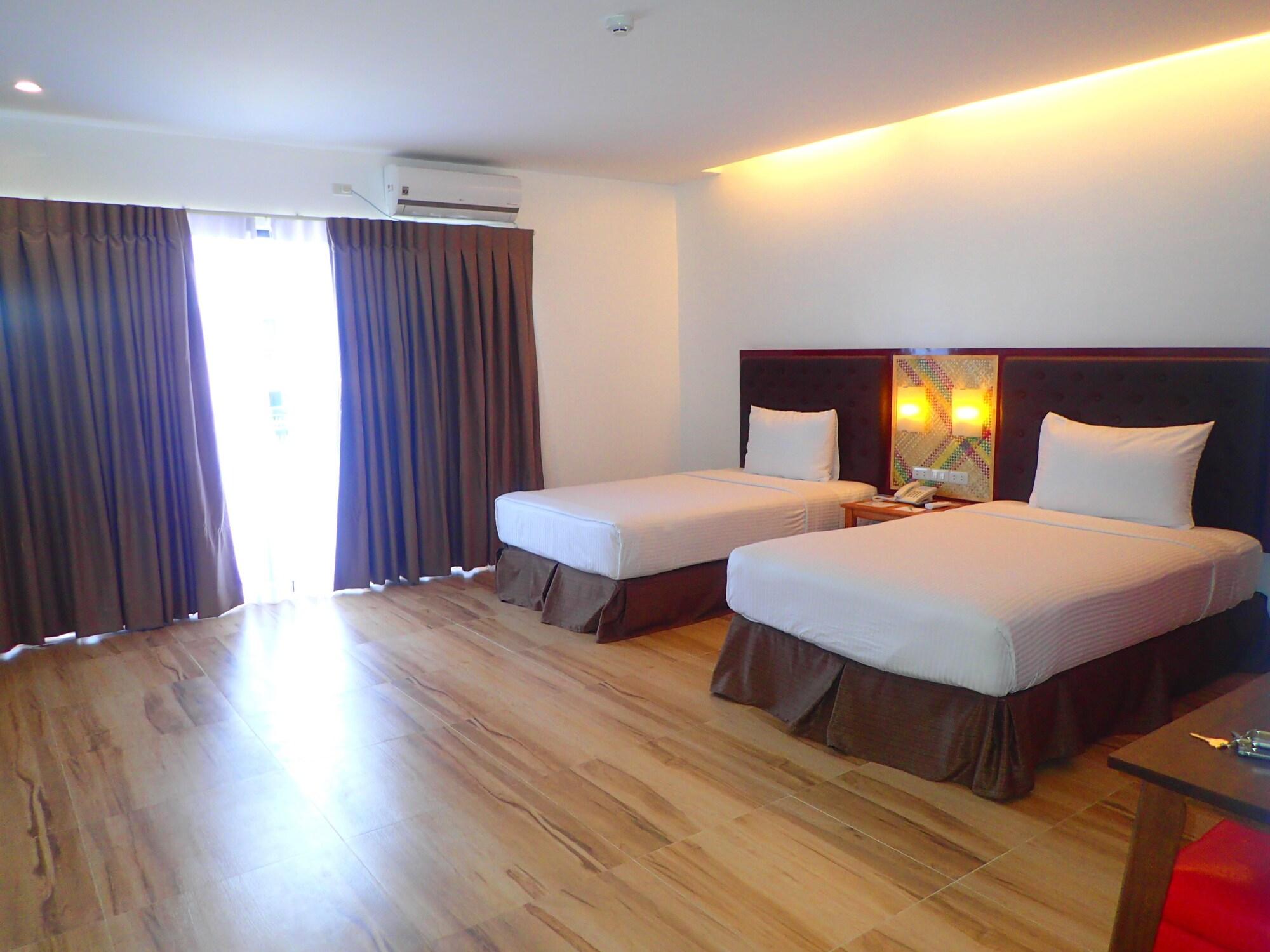 Hotel Aozora Seaside Mactan Lapu-Lapu City Esterno foto