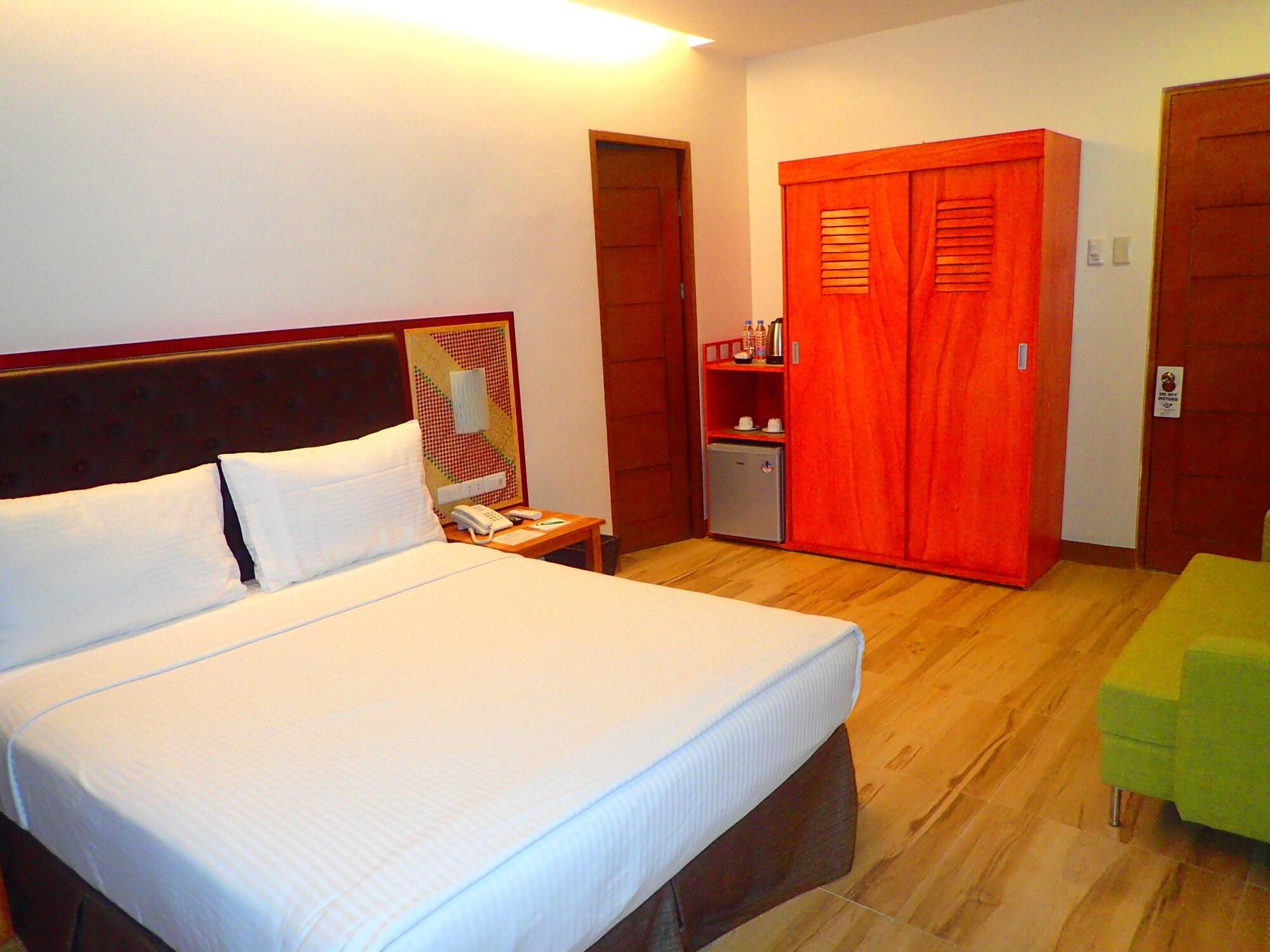 Hotel Aozora Seaside Mactan Lapu-Lapu City Esterno foto