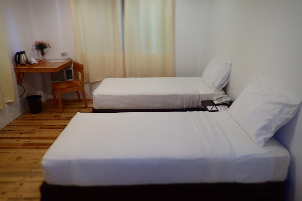 Hotel Aozora Seaside Mactan Lapu-Lapu City Esterno foto