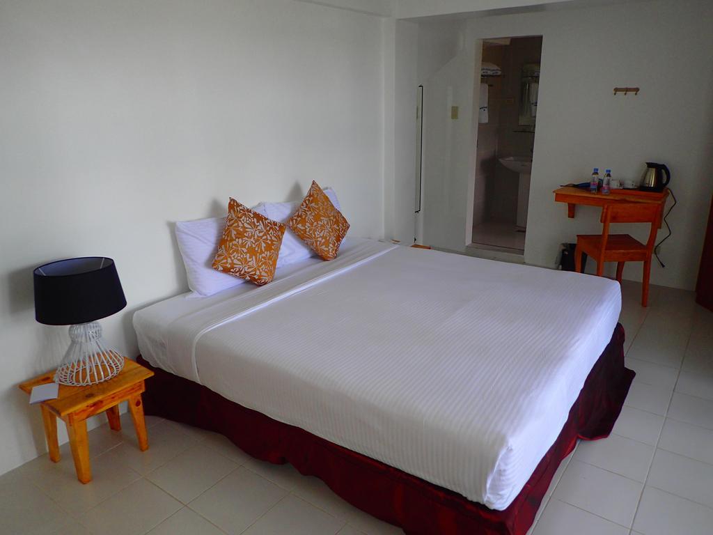Hotel Aozora Seaside Mactan Lapu-Lapu City Esterno foto