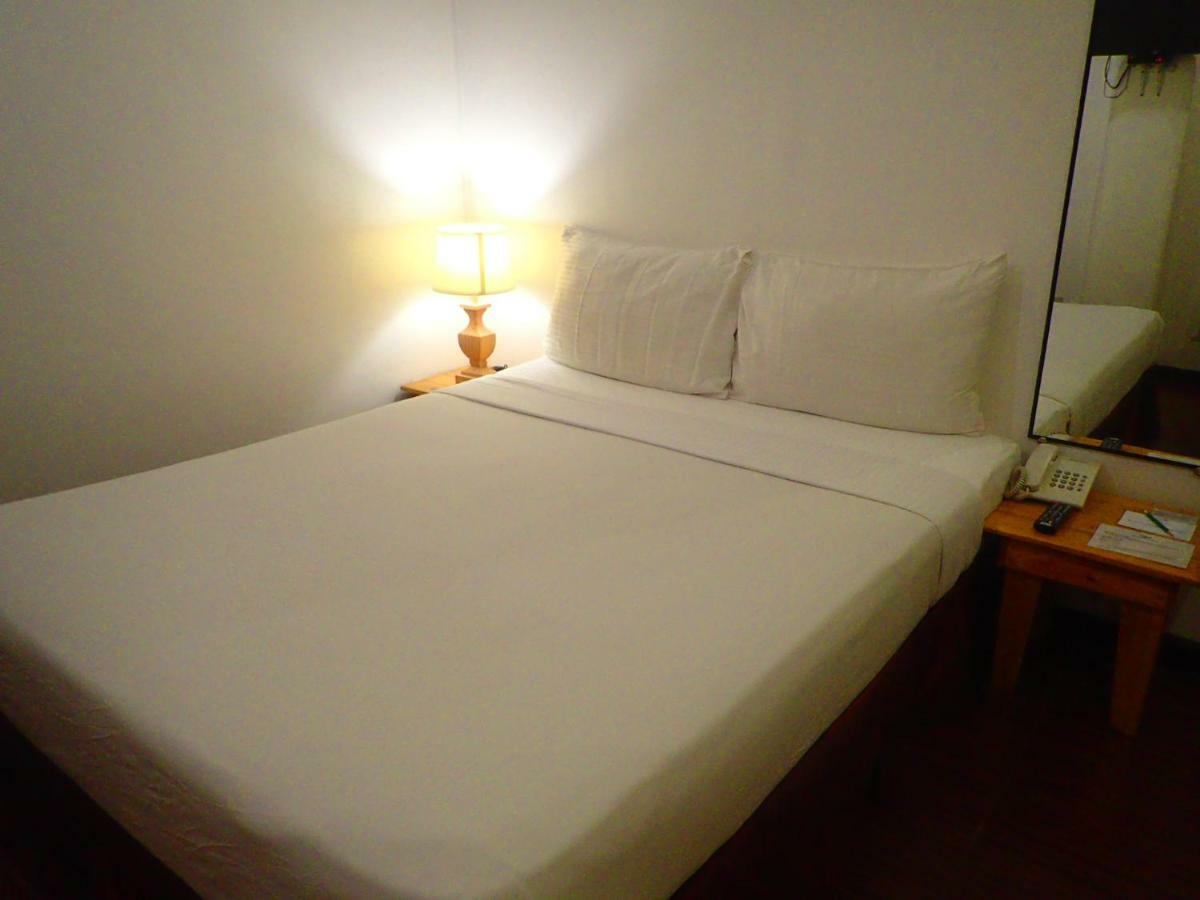 Hotel Aozora Seaside Mactan Lapu-Lapu City Esterno foto