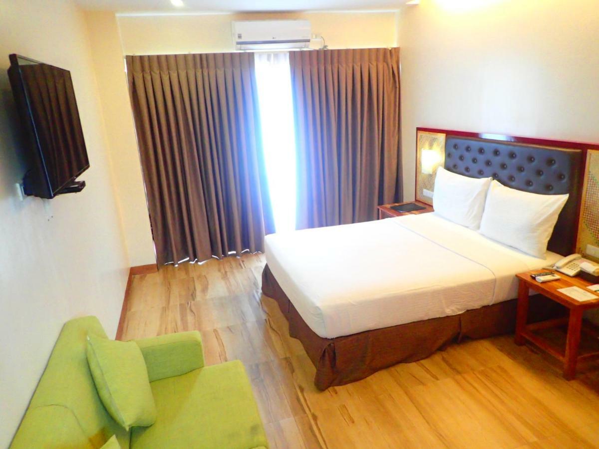 Hotel Aozora Seaside Mactan Lapu-Lapu City Esterno foto