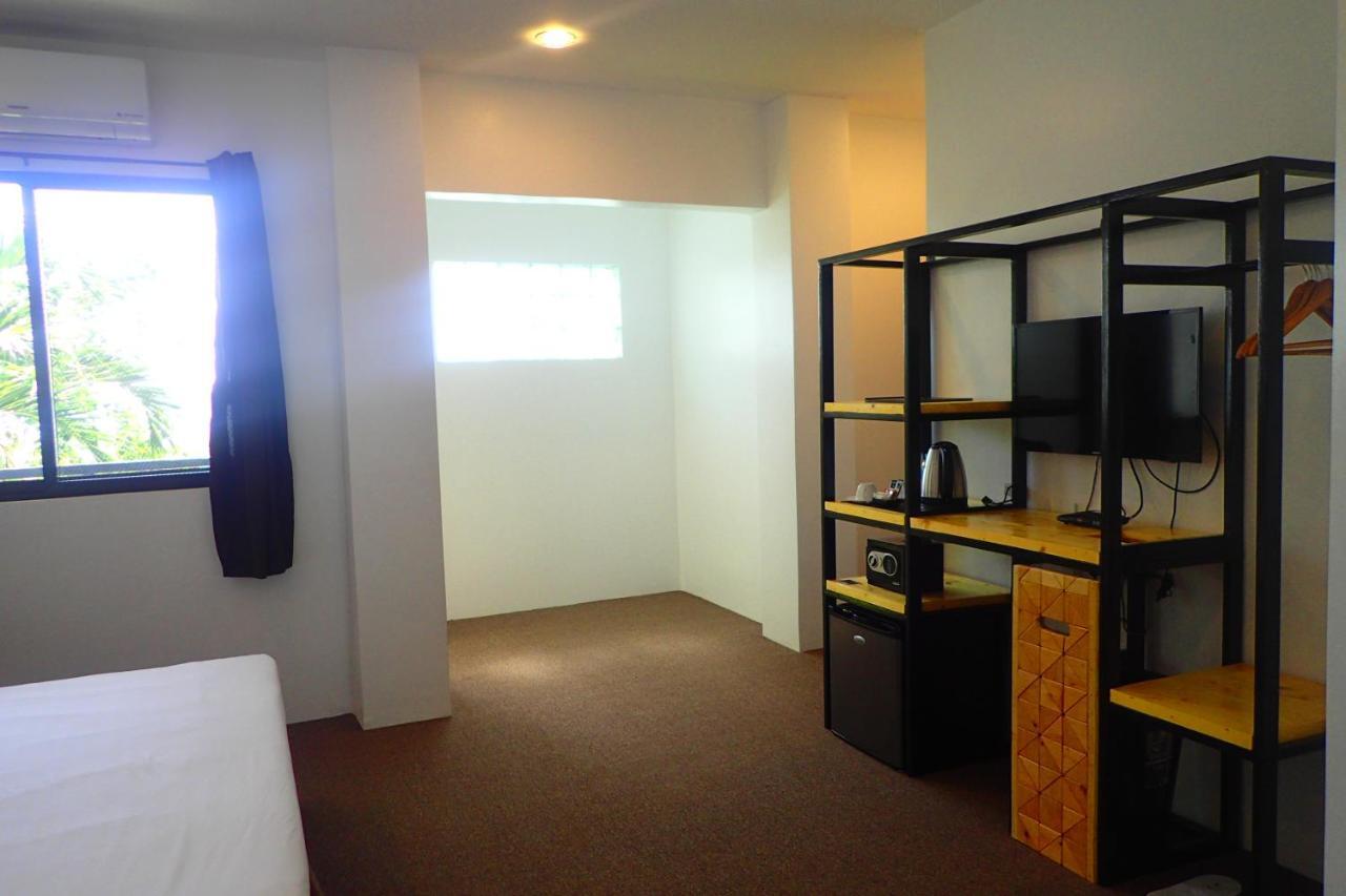 Hotel Aozora Seaside Mactan Lapu-Lapu City Esterno foto